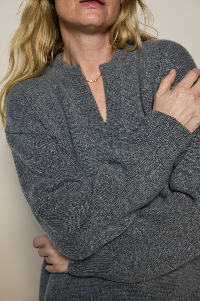 LILAH SWEATER / GREY